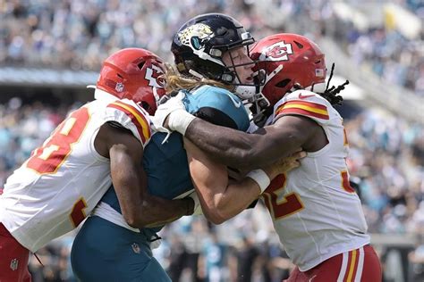 High-octane Chiefs relying on defense to keep them in early season games